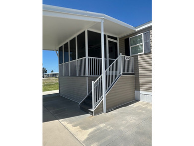 Fully Renovated 55+ Home Near Fort Myers Beach -  Allowed! - photo 4