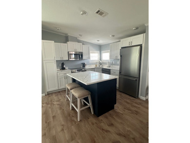 Fully Renovated 55+ Home Near Fort Myers Beach -  Allowed! - photo 6