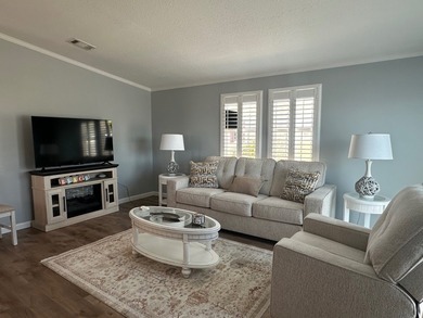 Fully Renovated 55+ Home Near Fort Myers Beach -  Allowed! - photo 10