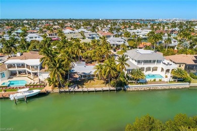 WATERFRONT LUXURY IN THE HEART OF NAPLES. This exceptional - photo 11
