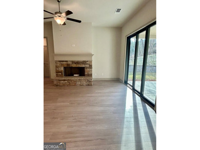 **NEW CONSTRUCTION** Move-in-Ready Ranch plan by TIH Homes with - photo 4