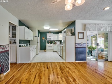 Rare opportunity to own a spacious golf course home on a large - photo 9