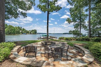 Beautiful Waters Edge Lakefront Living - Lake Home For Sale in Eatonton, Georgia