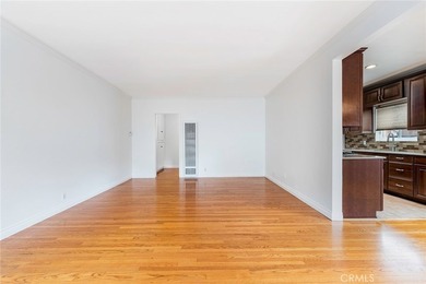 Charming Own-Your-Own Unit in the Heart of Alamitos Beach - photo 4