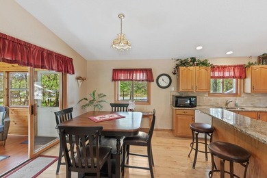 Turn Key Lake Arrowhead Pines Course Home! Superb location just - photo 14