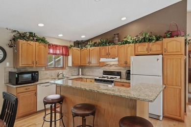 Turn Key Lake Arrowhead Pines Course Home! Superb location just - photo 15