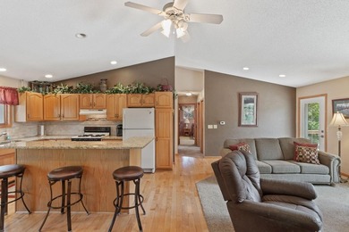 Turn Key Lake Arrowhead Pines Course Home! Superb location just - photo 18