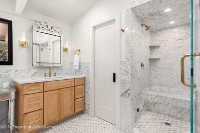 Perched on one of the most optimal locations above Willoughby - photo 19