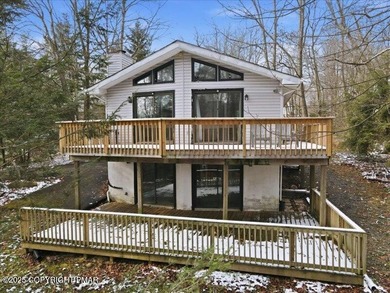 Lake Home For Sale in Pocono Summit, Pennsylvania
