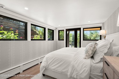 Perched on one of the most optimal locations above Willoughby - photo 22