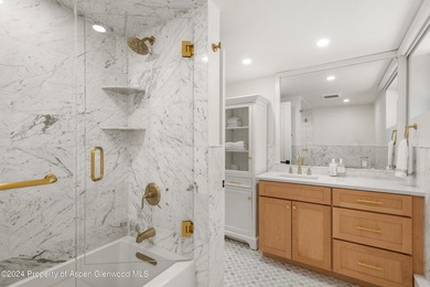 Perched on one of the most optimal locations above Willoughby - photo 27