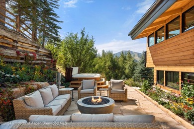 Perched on one of the most optimal locations above Willoughby - photo 29