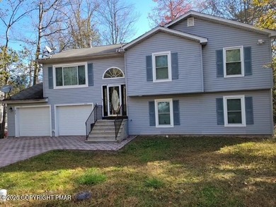 Sunset Lake Home For Sale in Pocono Summit Pennsylvania