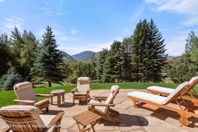 Perched on one of the most optimal locations above Willoughby - photo 32