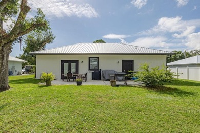 Welcome to 1014 SW 11th Street - a STUNNING 2023 new - photo 2