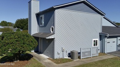 Escape to the sought-after waterfront community of Harbour Walk - photo 5