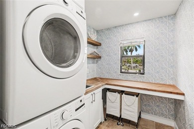 LOCATION, LOCATION, LOCATION! Welcome to this exceptional Direct - photo 21