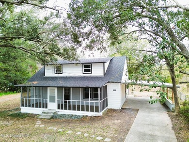 Rare Dual-Residence Gem: Two Fully Remodeled Homes on One Lot! - photo 2