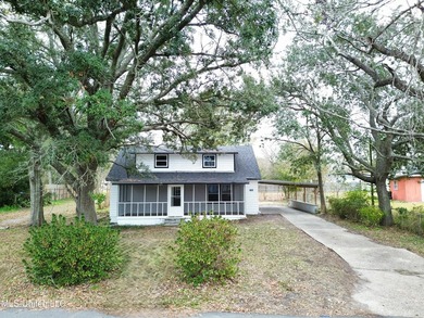 Rare Dual-Residence Gem: Two Fully Remodeled Homes on One Lot! - photo 3