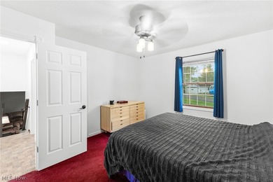 Beautifully updated 3 bedroom, 2 full bath home with year-round - photo 14