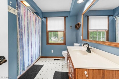 Beautifully updated 3 bedroom, 2 full bath home with year-round - photo 15