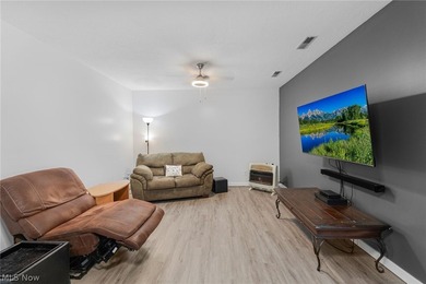 Beautifully updated 3 bedroom, 2 full bath home with year-round - photo 21