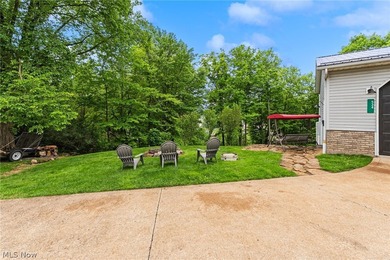 Beautifully updated 3 bedroom, 2 full bath home with year-round - photo 31