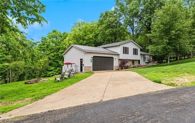 Beautifully updated 3 bedroom, 2 full bath home with year-round - photo 34