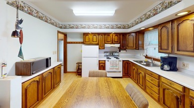 Check out this Cape Cod style, meticulously maintained home - photo 7
