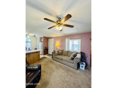 Back on the market! Welcome to this well-maintained 2000