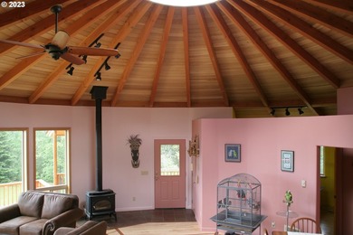 Ocean View Acreage!!! Charming two-bedroom, one-bath artist - photo 11