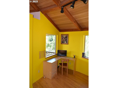 Ocean View Acreage!!! Charming two-bedroom, one-bath artist - photo 22