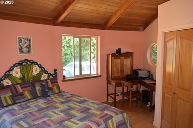 Ocean View Acreage!!! Charming two-bedroom, one-bath artist - photo 25
