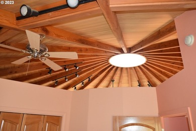 Ocean View Acreage!!! Charming two-bedroom, one-bath artist - photo 27