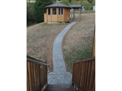 Ocean View Acreage!!! Charming two-bedroom, one-bath artist - photo 33