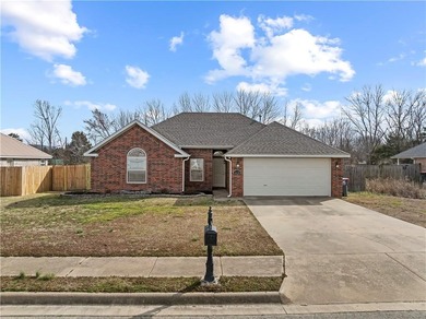 Lake Sequoyah Home For Sale in Elkins Arkansas