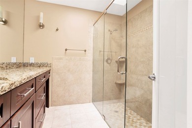 Welcome to easy living in this beautifully updated 3-bedroom - photo 13