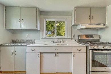 Lake living in this adorable 1 bedroom, 2 full bath year-round - photo 14