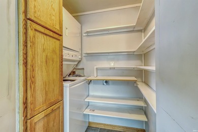 Lake living in this adorable 1 bedroom, 2 full bath year-round - photo 15