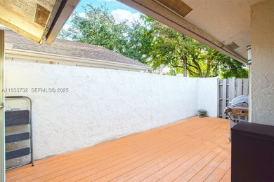 Welcome to easy living in this beautifully updated 3-bedroom - photo 23