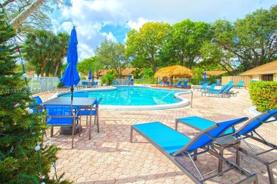 Welcome to easy living in this beautifully updated 3-bedroom - photo 28