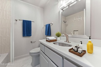 Welcome home to Redwood & Cedar in the heart of Ocean Springs' - photo 9