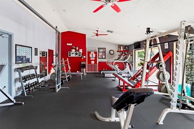 Welcome to easy living in this beautifully updated 3-bedroom - photo 31