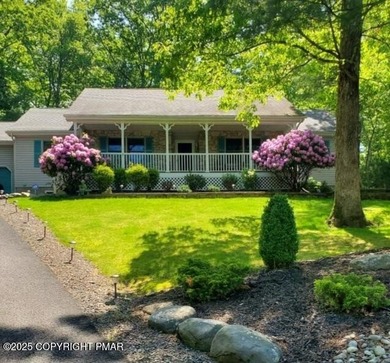 Blue Mountain Lake Home For Sale in East Stroudsburg Pennsylvania