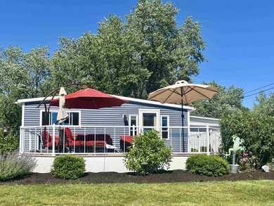Lake living in this adorable 1 bedroom, 2 full bath year-round - photo 34