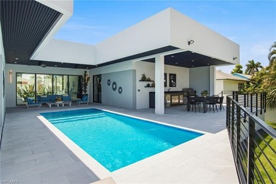 Discover this spectacular modern mid-century estate in the - photo 37