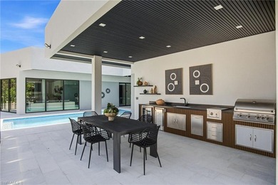 Discover this spectacular modern mid-century estate in the - photo 39