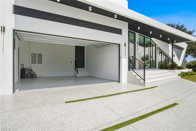 Discover this spectacular modern mid-century estate in the - photo 42