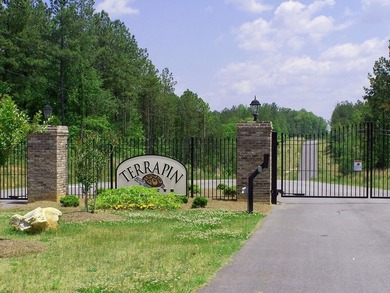 Get back to nature with this spacious 1.6-acre wooded DOCKABLE - photo 8