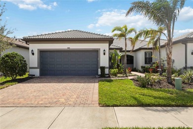 (private lake, pond, creek) Townhome/Townhouse For Sale in Venice Florida